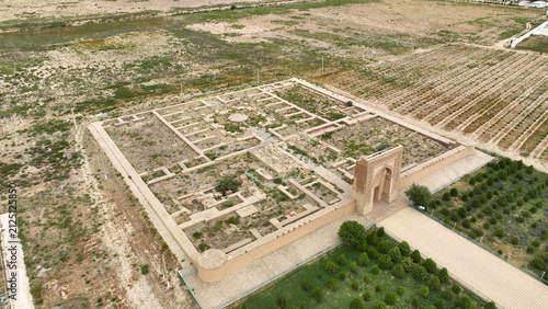 The Ribati Malik Caravanserai is located on the Samarkand-Bukhara highway. The caravanserai was built in the 11th century, during the Karakhanid period.