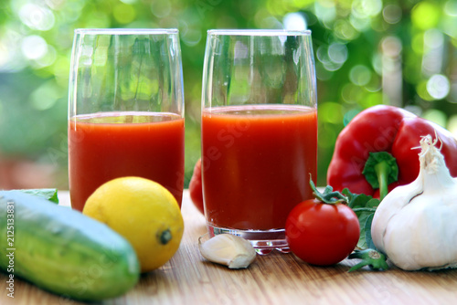 Eine kalte Gazpacho für die heißen Tage