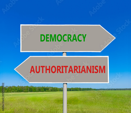 Cuadro en lienzo Democracy or authoritarianism symbol