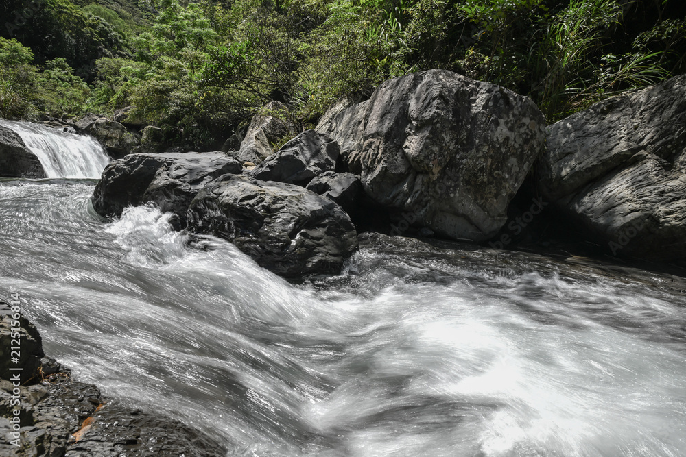 Fototapeta premium Beautiful Landscape View Of Sisters Waterfall Nearby Yunsen (Cloud Forest) Waterfall At Zhongkeng River, Sanxia, New Taipei City, Taiwan