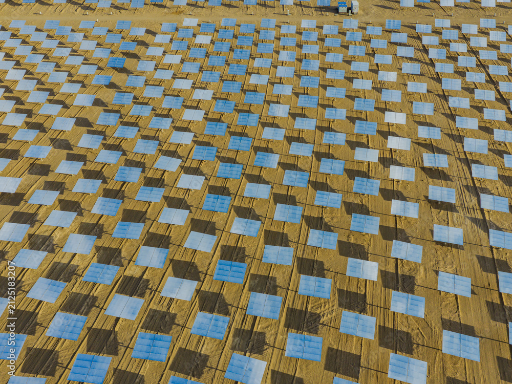 Fototapeta premium Molten salt tower solar thermal power plant, new energy, super mirror power plant, prism tower 