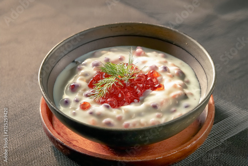 Eine Schüssel mit süßem Quark