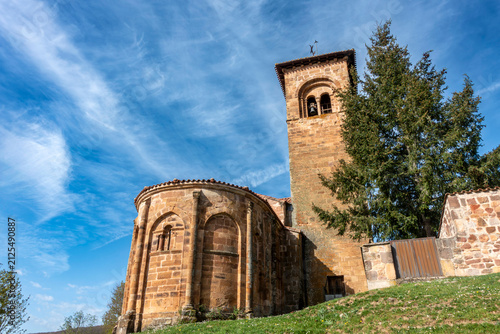 Quadro su tela Iglesia de Santa Columba, a 12th century Romanesque stone church with apse and b