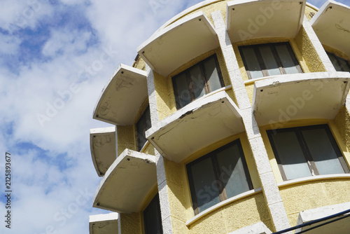 Rajadamnoen Architecture, a Neoclassical architectural style. Rajadamnoen Modern architecture, which focuses on geometric shapes.
