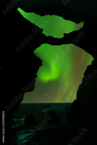 Canvas Print Northern Lights Seen Through the yoda cave