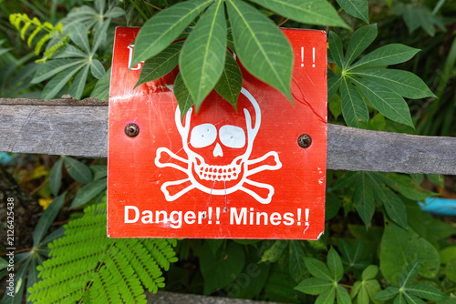 Fotografía Warning sign informing about the mine field in Cambodia