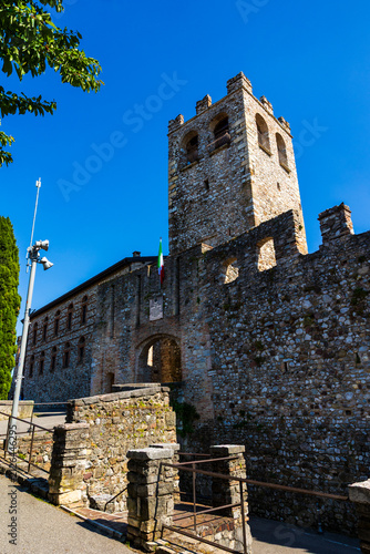 Fotografie Medieval castle of Desenzano del Garda overlooking the town from the heights