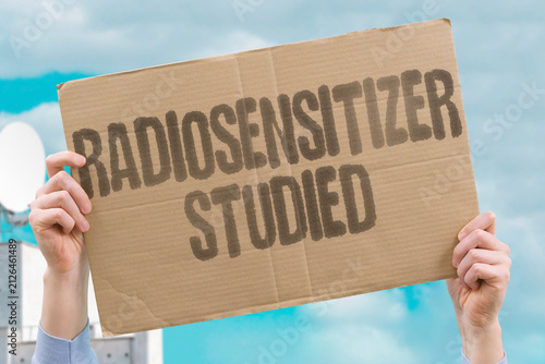 Foto "Radiosensitizer Studied" Enhance the effect of radiation on breast tumors