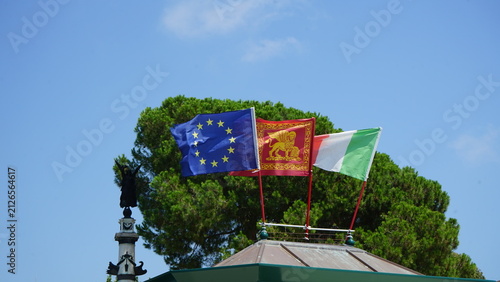 Flaggen:  Europa, Venedig, Italien
