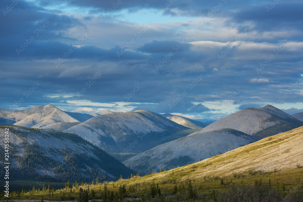 Obraz premium Mountains in tundra