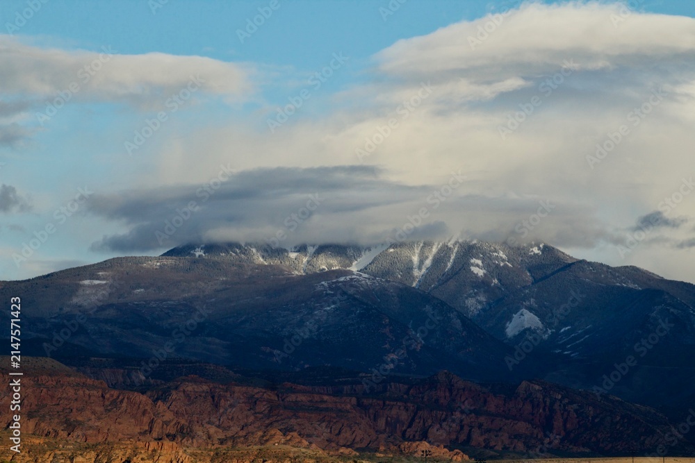 Fototapeta premium mountains in the fog