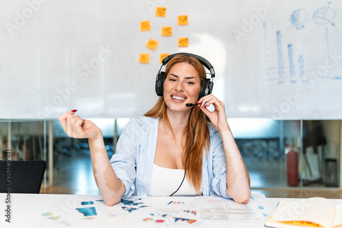 Картината върху платно Customer support representative working