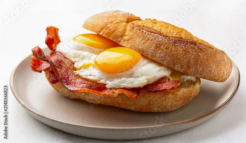Bocadillo de bacon y queso
