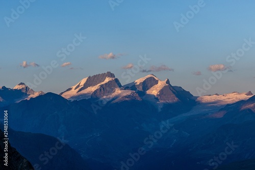 Majestätische Bergwelt rund um Zermatt im Wallis