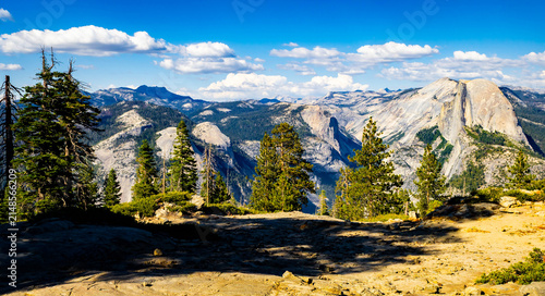 Bild auf Leinwand Panoramic aerial view of El Capitan and Half Dome