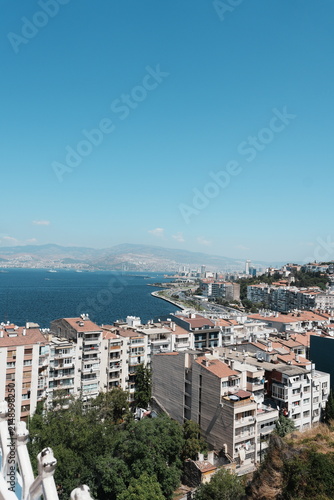 Cuadro en lienzo Coastal Skyline of Izmir, Turkey Overlooking the Aegean Sea
