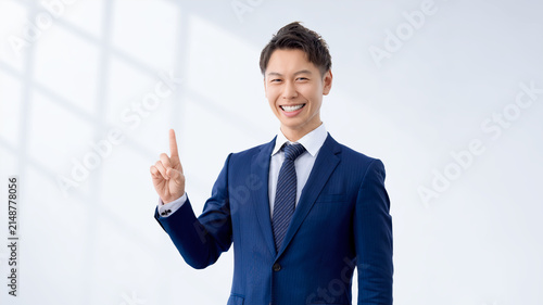 案内をするビジネスマン, Businessman Giving Directions