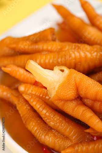 Foto Thai Chicken Feet in Hot Sour Broth - Traditional Asian Cuisine Detail Showcase