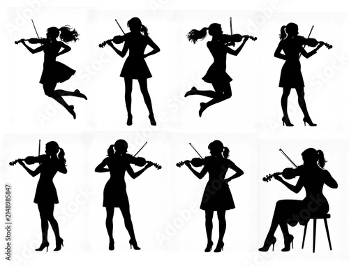 Elegant Silhouette of Woman Playing Violin優雅にバイオリンを奏でる女性のシルエット	