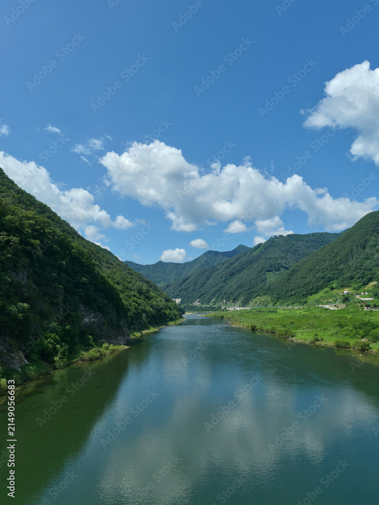 Fototapeta premium River and mountain scenery in Yeongwol, Gangwon-do.