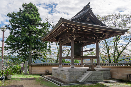 馬頭院の境内に佇む鐘楼堂/Bell Tower Standing in the Precincts of Batoin Temple