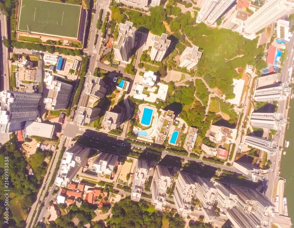 Naklejka premium Aerial view of a modern city with sustainable urban design