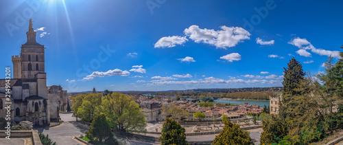 Foto architecture of the magnificent city of Avignon, on the Rhône River, in France,