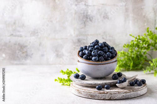 Quadro su tela Fresh ripe blueberry berries in bowl