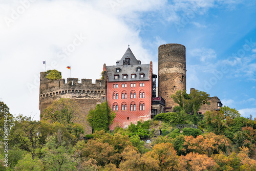 Fotografie Schönburg caste in Oberwesel, Germany, rhine river valley in summer, medieval to