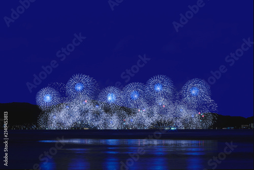 湖面に映る花火　びわこ花火