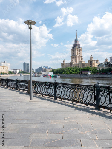 Konstfotografi Moscow cityscape view from the embankment with historic buildings, urban archite