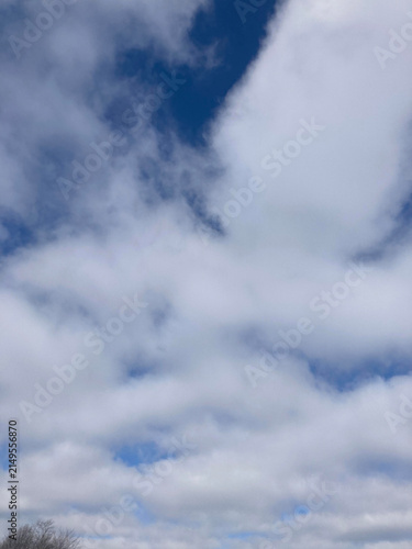 Foto Cloudy March Sky