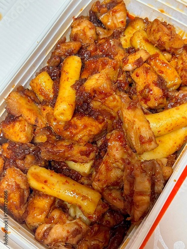 Crispy fried chicken with golden, crunchy skin and juicy, tender meat. A delicious and savory dish, perfect for any meal, served with dipping sauces or side dishes for extra flavor!