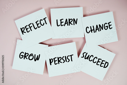 Canvastavla Reflect, Learn, Change, Grow, Persist, Succeed message written on paper notes Se