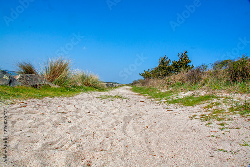 Chemin de randonnées en front de mer à la pointe de Mousterlin dans le Finistère