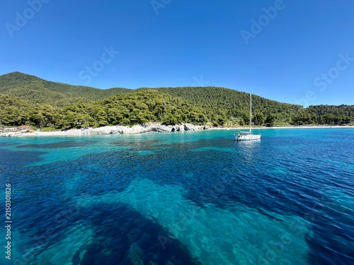 Cuadro en lienzo Turquoise sea water of skopelos island, Sporadi, Greece