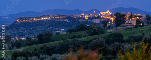Фотография Orvieto skyline at night, Italy