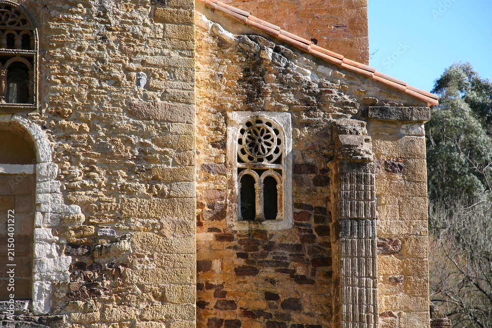 Fototapeta premium Iglesia de San Miguel de Lillo, Oviedo, Asturias, España