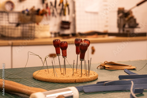 Canvastavla awl, sewing tool set for handicrafts in a warm workshop