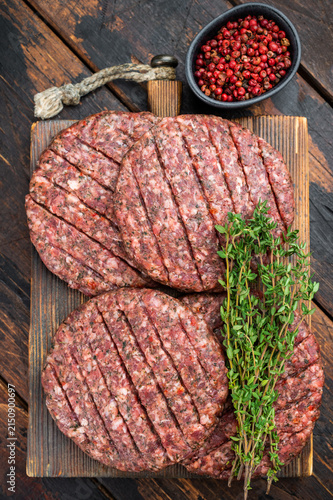 Canvastavla Fresh raw minced beef and lamb cutlets for burger