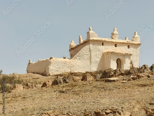 Fotografie `Saint's Mausoleum at Tiout Oasis - Taroudant, Morocco`

*Description:*  
`Mausoleums are the resting places of saints and righteous people