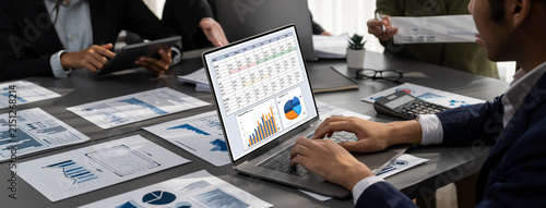 Foto Business data dashboard provide business intelligence analytic for marketing str