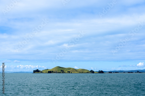 Foto Browns Island is a small, Waitemata Harbour uninhabited volcanic island in Auckland's Hauraki Gulf