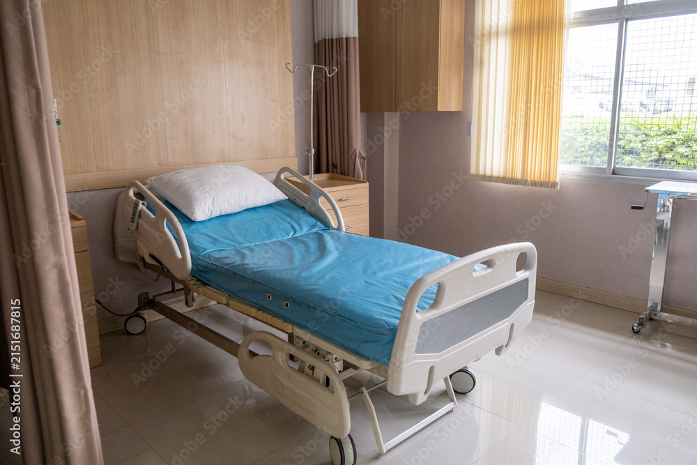 Obraz premium Hospital patient bed empty room ward window curtain medical care