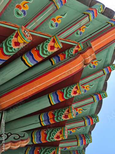 This is a traditional Korean *dancheong* pattern.