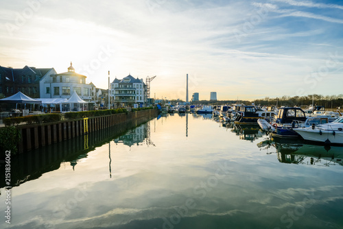 Fotografía View of Marina Rünthe and the surrounding landscape near Bergkamen