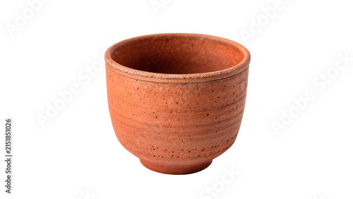Foto Simple rustic empty red clay terracotta pottery cup bowl isolated on transparent