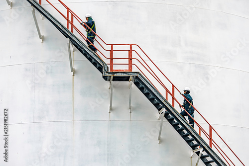 Canvas Print Male worker are for inspection ultrasonic thickness roof plate