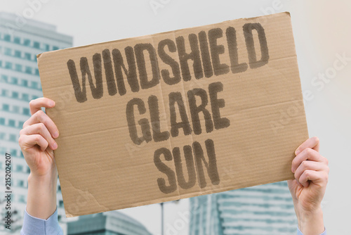 Obraz na plátne "Windshield glare sun" A sudden light makes a known route seem new