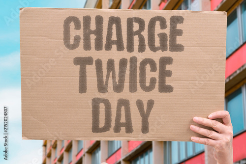Canvastavla "Charge twice day" A declining battery turns frequent charging into a routine